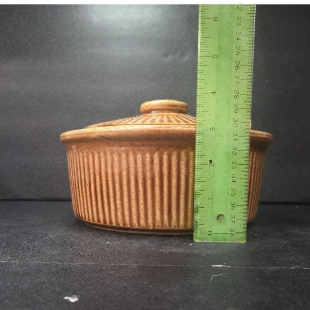 USA‎ Stoneware Lidded Bean Pot, Brown Tan Ribbed Crock, Vtg Rustic Kitchenware